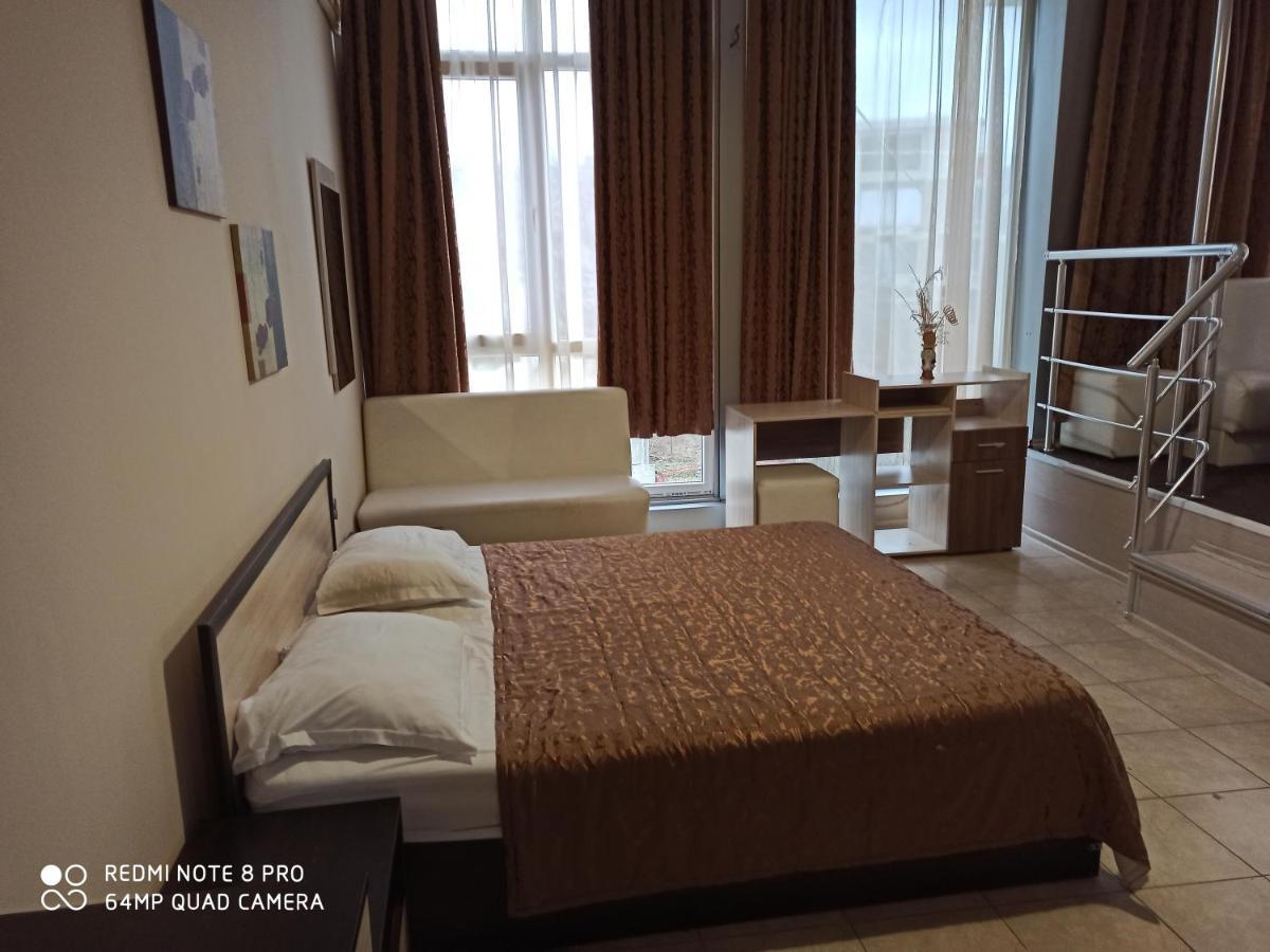 Danita Apartments & Diva Restaurant Bbq&Pool Bar Βάρνα Εξωτερικό φωτογραφία